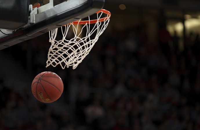 NBA季后赛篮球比赛现场直播画面